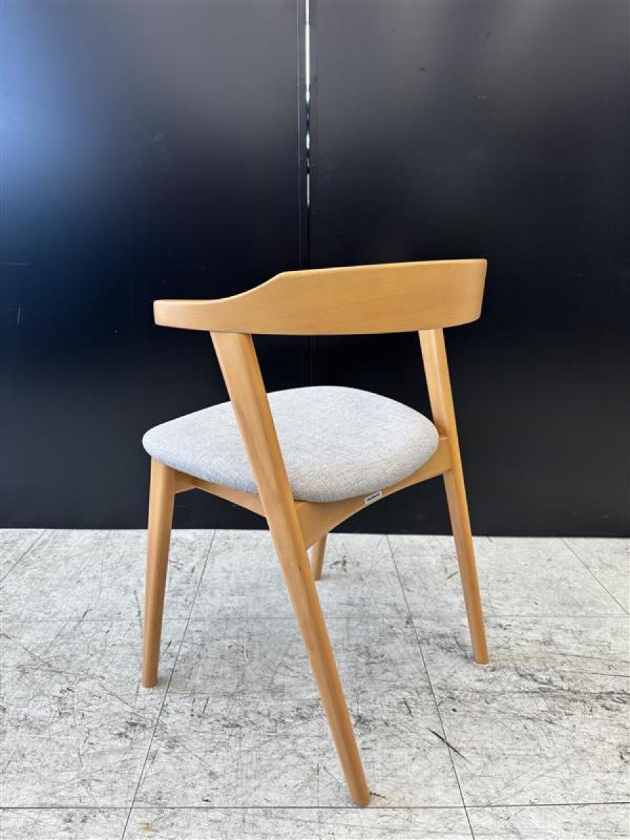 2脚　okamura　オカムラ　ダイニングチェア ミーティングチェア　北欧風 新古品】 L114ENPE52 オカムラ/okamura ミーティングチェア 593013