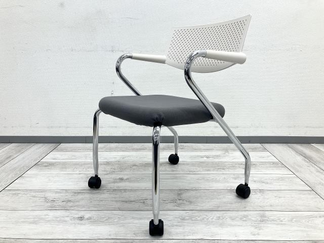 【中古】ビザロール 416281GJ vitra（ヴィトラ） スタッキングチェア