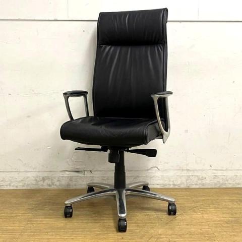 【在庫入替セール】オカムラ CEシリーズ RXタイプ(オープン肘) エクストラハイバックチェア 革張り(ブラック) ※上下昇降のガス圧劣化あり・革に強いヨレあり