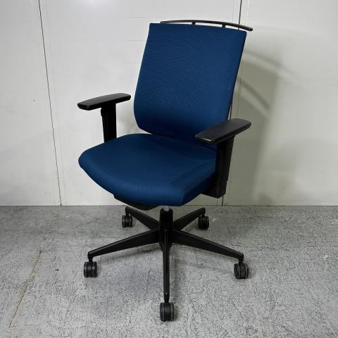 【中古】ウィザード4 C06S-12C-BKG4T61 コクヨ（KOKUYO） 肘付ローバックチェア
