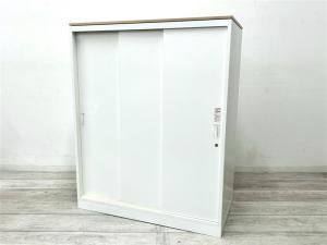 【定価約9万円】【ホワイトカラー３枚引き違い書庫の入荷です！】■オカムラ製/レクトライン　■ローキャビネット　引き違い書庫　■ホワイト　■天板有り/ナチュラルカラー