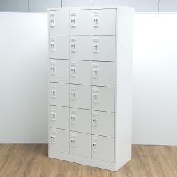 ★【レア】オカムラ製　FZ　ホワイト　W900xD450xH1790サイズ　シリンダー錠　多人数　18人用ロッカー！！