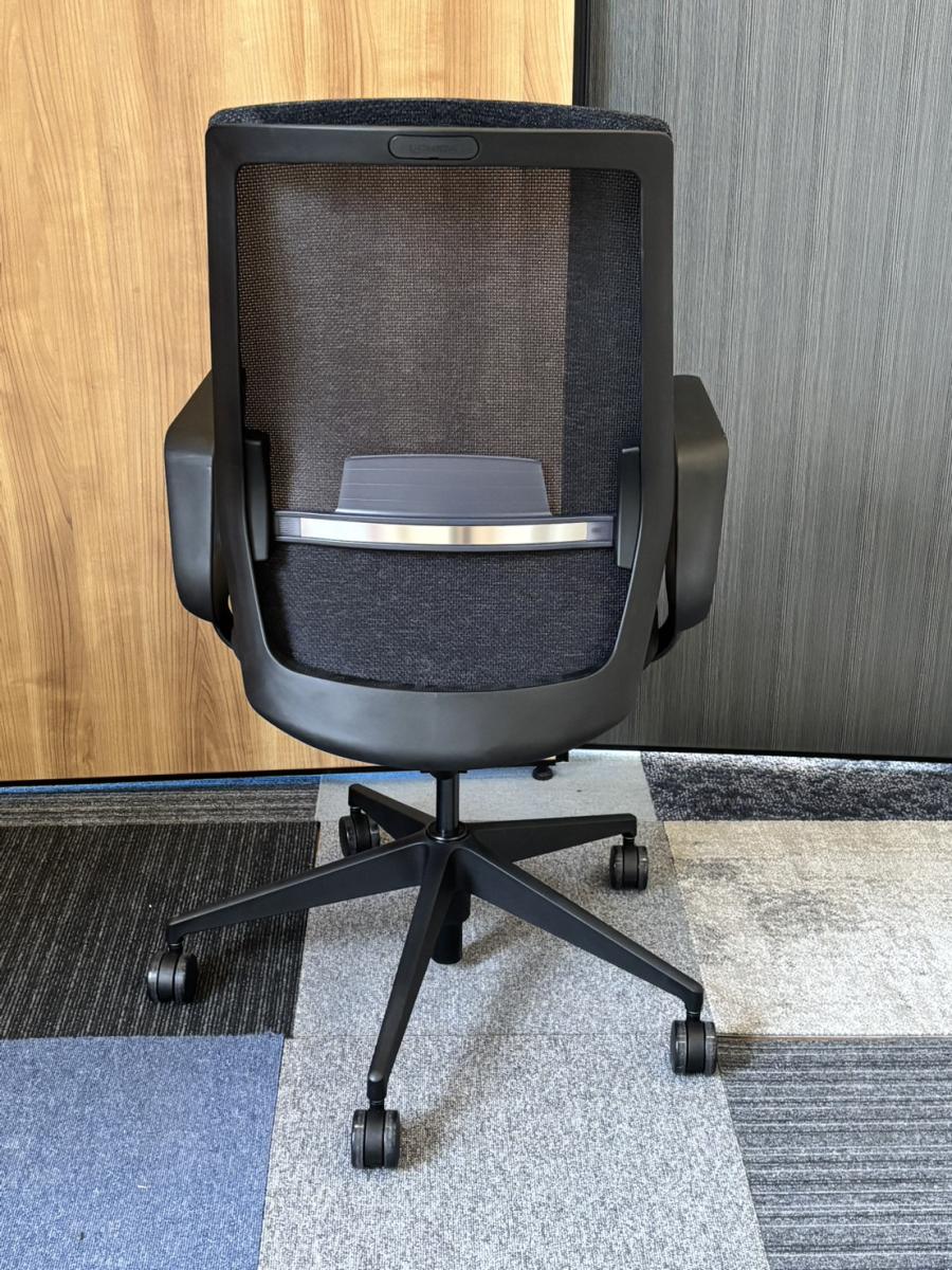 展示品、ハイバックチェア オフィスチェア 中古】セレッツァ SA-00B ウチダ/UCHIDA 肘付ハイバックチェア 593272