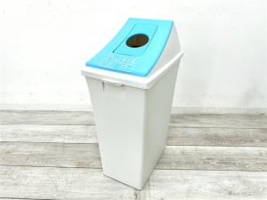 【定価約1万円】【デスクの下などにおすすめ！コンパクトサイズのダストボックス入荷！】■オカムラ（okamura）製/L936シリーズ　■ライトブルー　■ダストボックス/ゴミ箱