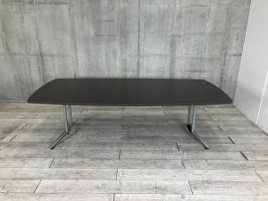 【幅2400㎜の広々テーブル！ワンランク上のカンファレンス空間を演出！】■ウチダ(UCHIDA)製　ST-5200Nシリーズ　ミーティングテーブル　会議用　W2400×D1200㎜　■舟形　■天板：木目ブラウン/ポリッシュ脚　※Ⅰ枚天板のため搬入経路にご注意くださいませ。