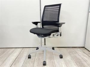 希少/レア/海外メーカー製/オススメ(おすすめ) /人気商品【弊社使用欄：A01054566】　スチールケース製　シンクチェア　■色：ブラック×グレー　可動式肘付き