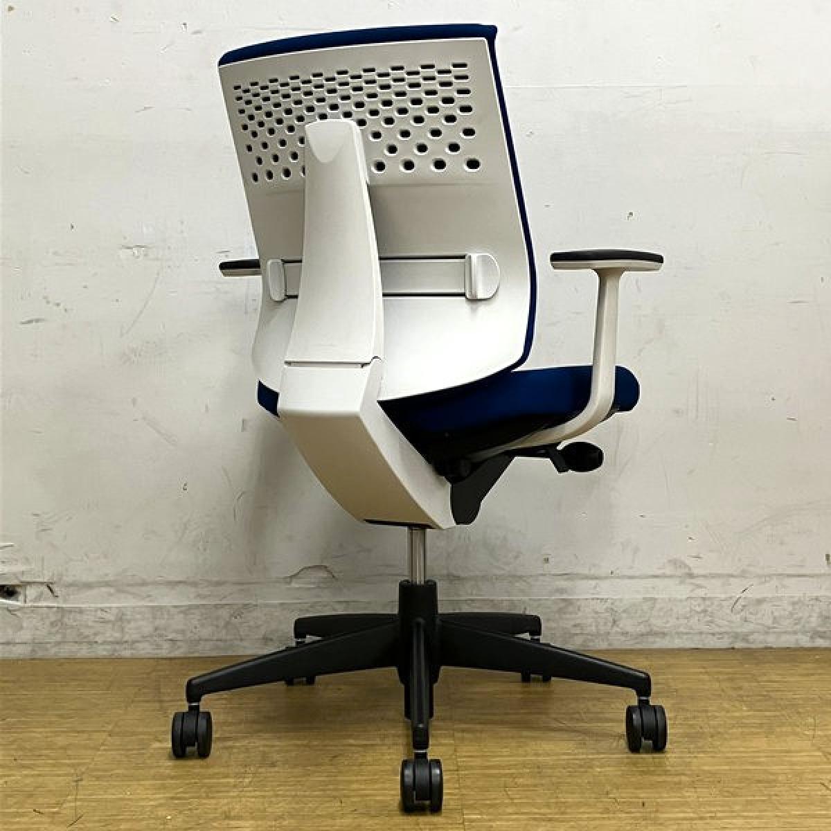 中古】ウィザード3 樹脂 CRS-G3620E1 コクヨ/KOKUYO 肘付ローバック 
