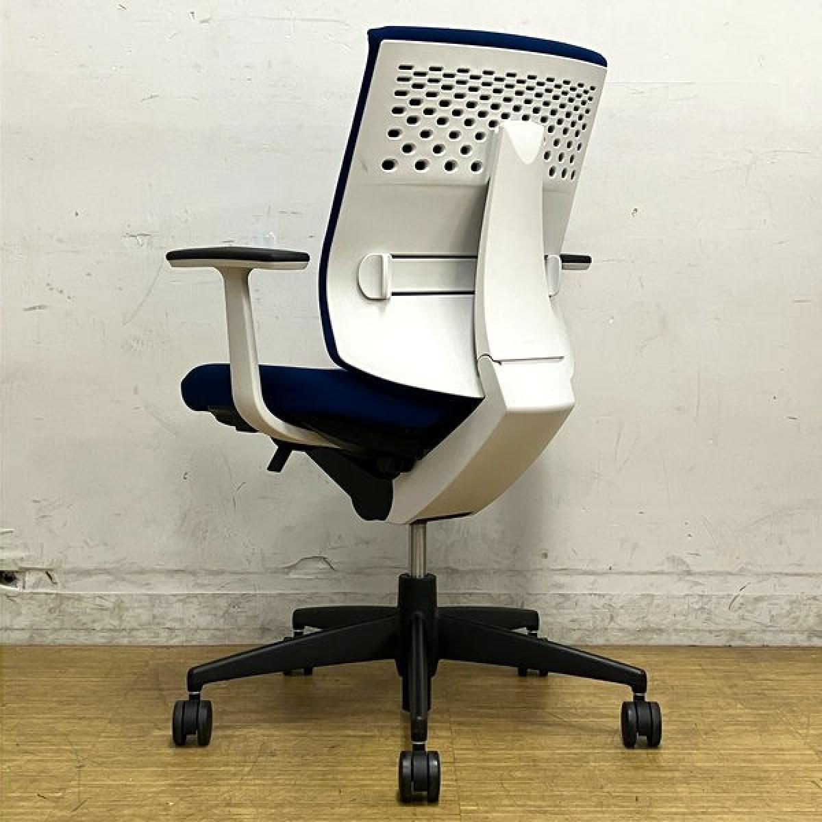 中古】ウィザード3 樹脂 CRS-G3620E1 コクヨ/KOKUYO 肘付ローバック 