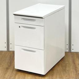 【定価約８万円】【収納量アップでデスクワークが充実！書類や備品の管理にオススメ！】■コクヨ（KOKUYO）製　アイエス（is）シリーズ　3段脇机　■ホワイト　■シリンダー錠
