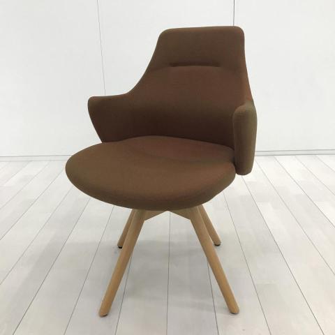 【中古】ライブス  オカムラ（okamura） ミーティングチェア