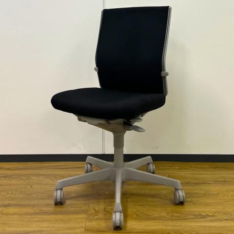 【中古】エスクード  オカムラ（okamura） 肘無ハイバックチェア