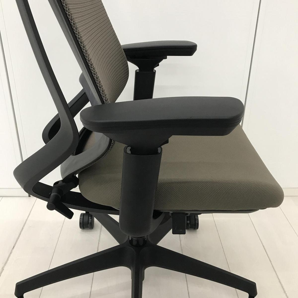 中古】デュオラ メッシュ コクヨ/KOKUYO 肘付ハイバックチェア 593659