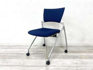 【定価約5万円】【上質な座り心地で折り畳み可能な大人気マノスチェアが入荷いたしました！】■イトーキ/マノスチェア　■ネスティングチェア　■ブルー