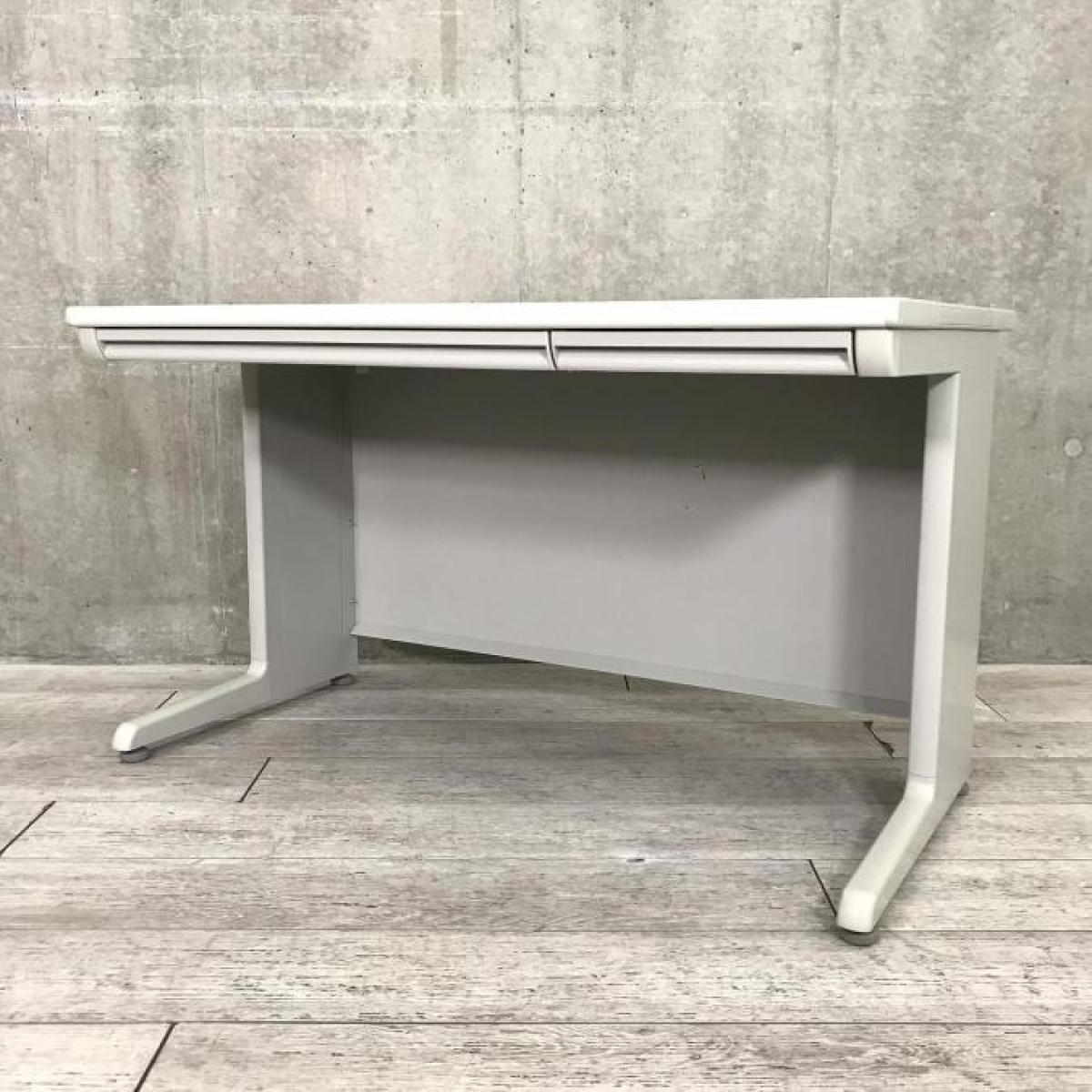 【スタンダードなデザインで使いやすい！】■オカムラ（okamura）製　SDシリーズ　平デスク　W1200×D700mm　■引き出し付き　■ライトグレー
                        SDシリーズ
                                    中古
            
