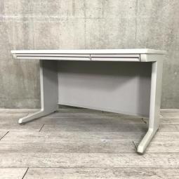 【スタンダードなデザインで使いやすい！】■オカムラ（okamura）製　SDシリーズ　平デスク　W1200×D700mm　■引き出し付き　■ライトグレー