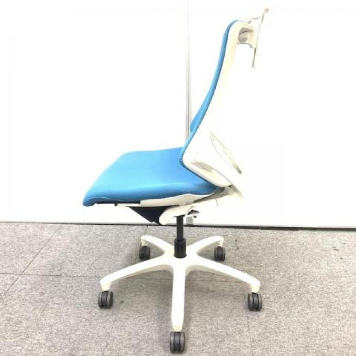 イトーキ　エフチェア　肘無し　ハンガー付き 中古】エフメッシュ イトーキ/ITOKI 肘無ハイバックチェア 593909