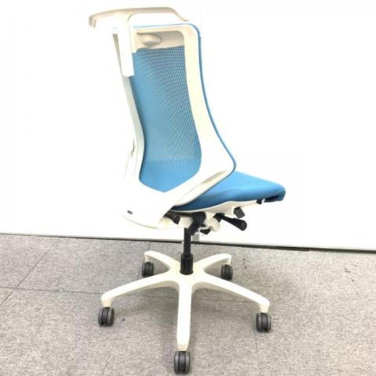 イトーキ　エフチェア　肘無し　ハンガー付き 中古】エフメッシュ イトーキ/ITOKI 肘無ハイバックチェア 593909
