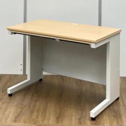 【在庫セール品：4台限定】【T6】■プラス（PLUS）製　フラットライン　平机　幅1000×奥行600mm　■引き出し付き　■天板ナチュラル脚ホワイト【最小サイズの幅1000㎜！　奥行600mmでどんなオフィスにもフィット！】