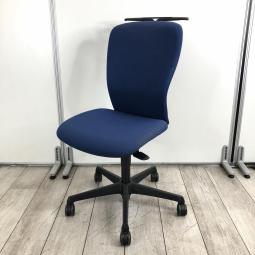 【2脚限定】【シンプルなデザインと厚みのあるクッションが大人気！機能充実のワーキングチェア！】■オカムラ(okamura)製　スラート(sulato)チェア　肘無し　ハイバック　■ハンガー付き　■ミディアムブルー×ブラックシェル【K6】