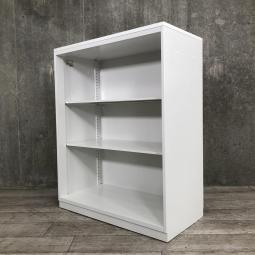 【在庫入替セール】【1台限定】【見える化とコスパにフォーカスしたオープン書庫！人気シリーズのローキャビネット！】■コクヨ（KOKUYO）製　エディア（EDIA）　オープン書庫　ローキャビネット　H1120㎜　■天板付き　■ホワイト【T6】