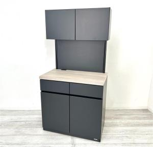 【シックなデザインのおしゃれキッチンキャビネットが入荷！】■オカムラ（okamura）/アルトカフェ（Altcafe）シリーズ　■キッチンキャビネット　■ブラック　■コンセント付き