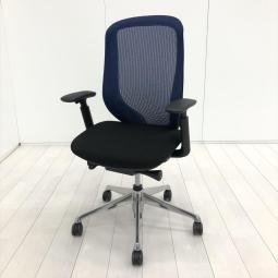 【前傾チルト機能付き！オカムラ製品で最も人気を集める高機能メッシュチェア！】■オカムラ（okamura）製　シルフィー（Sylphy）チェア　肘付ハイバック　背面メッシュ　■可動肘　■ミディアムブルー