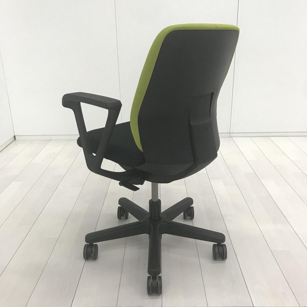 【中古】トルテチェア イトーキ/ITOKI 肘付ローバックチェア 594271 - 中古オフィス家具ならオフィスバスターズ