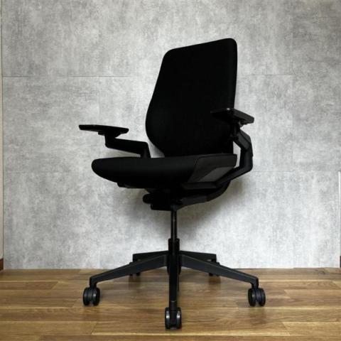【中古】ジェスチャー  Steelcase（スチールケース） 肘付ハイバックチェア