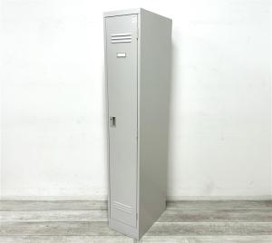 【定価約5万円】【コンパクトサイズの1人用ロッカー！個人の荷物・貴重品の管理にオススメ！】■イトーキ(ITOKI)製　J型ロッカーシリーズ　■1人用更衣ロッカー　縦型ロッカー　■グレー　■シリンダー錠