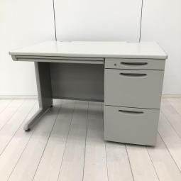【オカムラの超定番シリーズ！袖一体型で書類をたっぷり収納可能！】■オカムラ(okamura)製 　SD-Vシリーズ　片袖机　■W1100mm×D700×H700mm　■シリンダー錠　■ライトグレー