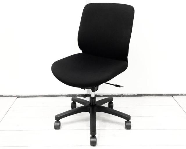 【中古】トルテR KZ-240GB-T1T1 イトーキ（ITOKI） 肘無ローバックチェア