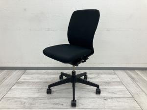 【中古】身体をやさしく支える快適な座り心地。
オフィスにも在宅ワークにもおすすめの一脚です。
#岐阜市 #一宮市 #名古屋市 #イトーキ #フルゴ
