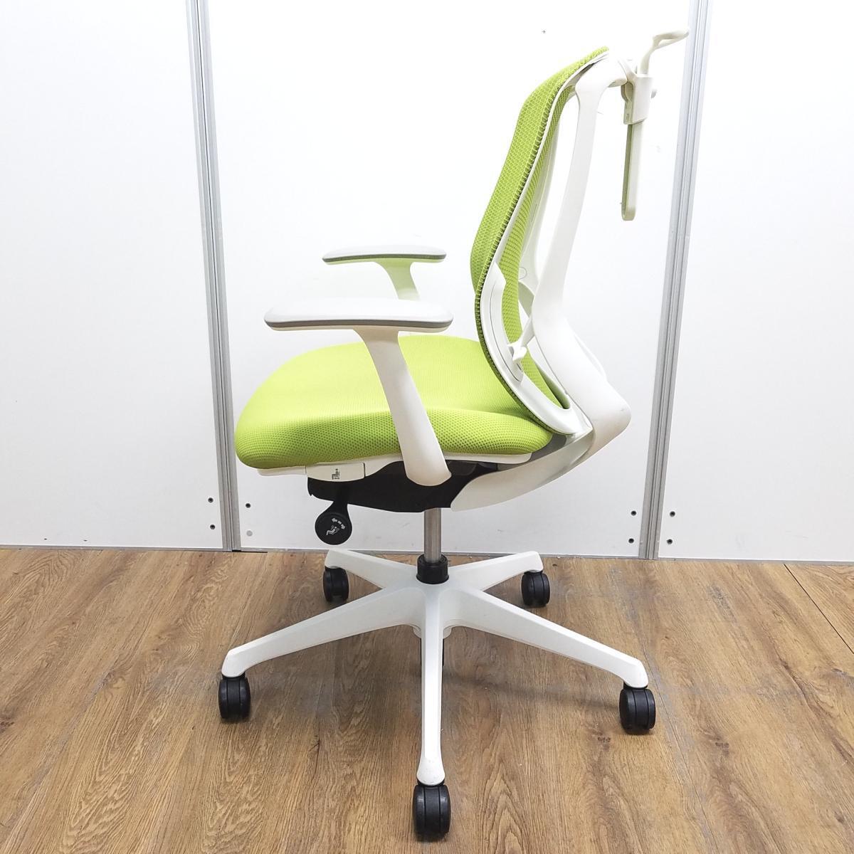 at　オカムラ　シルフィーチェア　ローバック　固定肘　前傾機能　メッシュ　中古品 中古】シルフィーメッシュ オカムラ/okamura 肘付ローバックチェア