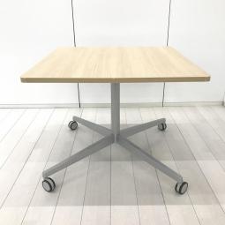 【フレキシブルに使いこなせるお洒落なテーブルが入荷！】■オカムラ(okamura)製　アプションフリー(Aption Free)シリーズ　角テーブル　ワークテーブル　■W900×D900×720mm　■キャスター付き　■木目調ナチュラル