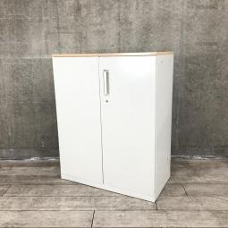 【在庫入れ替え】【収納物がひとめで分かる両開き戸タイプのホワイト書庫！】■プラス(PLUS)製　レガーティオ（REGATEO）シリーズ　両開き書庫　ローキャビネット　■ホワイト  /天板：木目ナチュラル　■シリンダー錠
