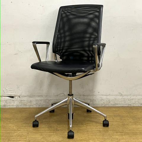 vitra(ヴィトラ)　Meda Chair(メダチェア)　デザイナー：アルベルト・メダ氏　座：レザー　背：メッシュ　【デザイナーズ家具】