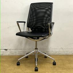 vitra(ヴィトラ)　Meda Chair(メダチェア)　デザイナー：アルベルト・メダ氏　座：レザー　背：メッシュ　【デザイナーズ家具】