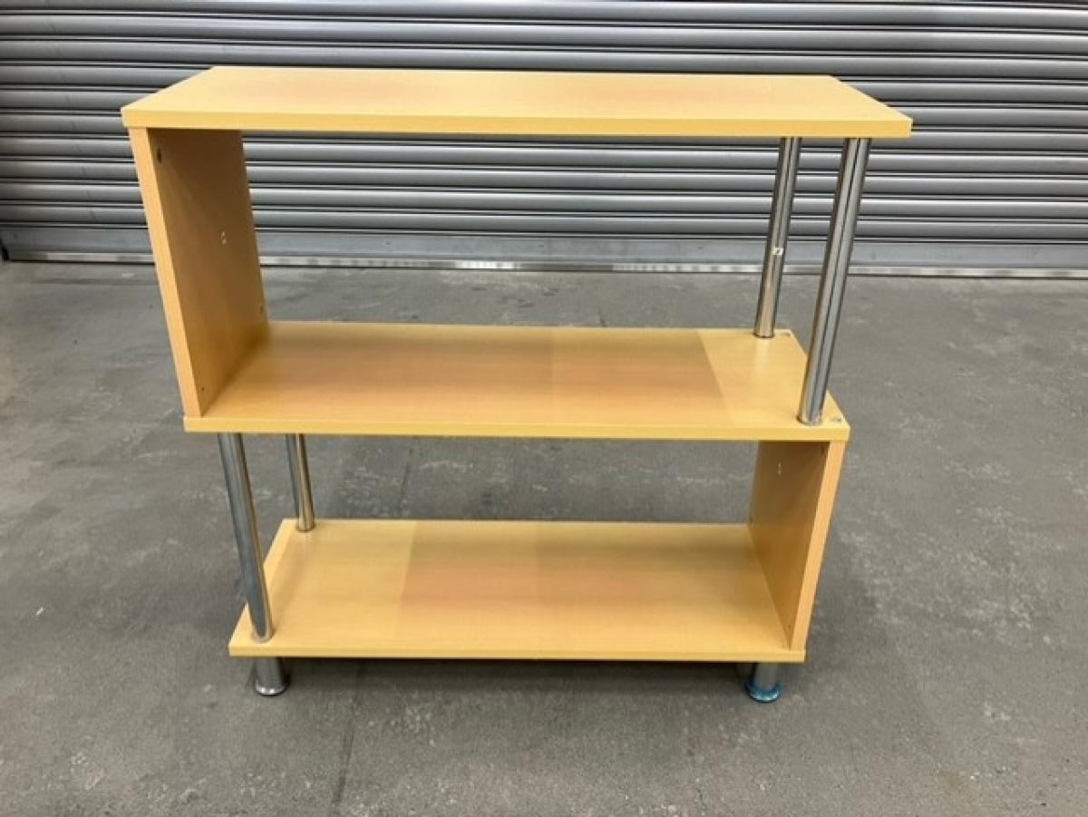 お洒落なディスプレイラックが1台入荷致しました。　山善製　MIR-3　耐荷重：段/20kg　
※マテハン本舗の中古商品は、千葉県柏市に在庫がございます。
                        その他シリーズ
                                    中古
            