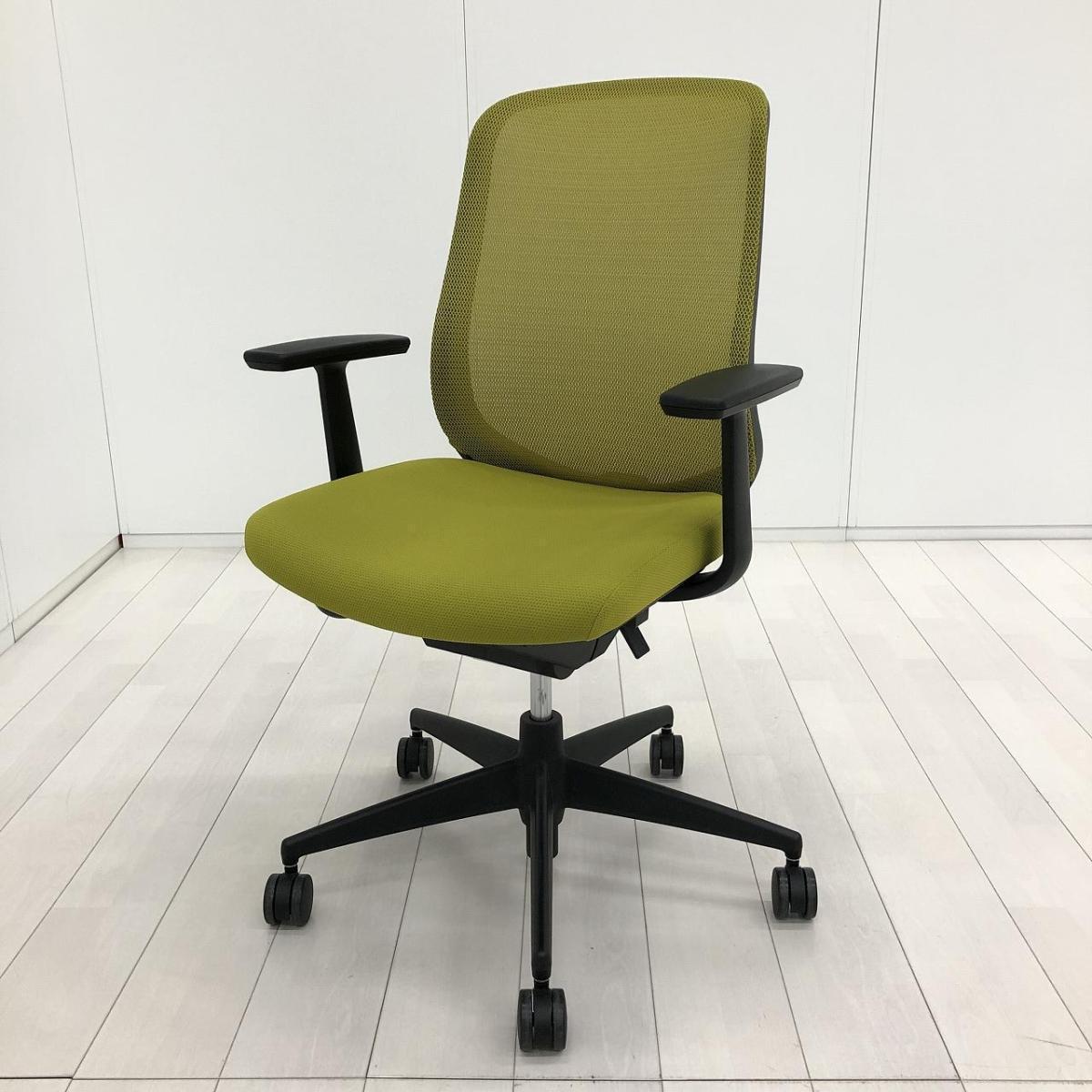 【デザイン性の高いコンパクトなメッシュチェア！】■コクヨ（KOKUYO）シロッコ（Scirocco）チェア　肘付き　ハイバック　■固定肘　■背面メッシュ　■ライトオリーブ×ブラックフレーム
                        シロッコ
                                    中古
            