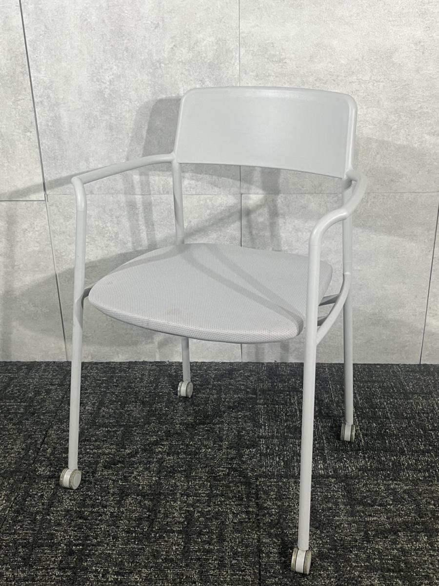【2脚入荷！】エントランスなどこだわりたい方におすすめ！　■コクヨ エニー　ネスティングチェア　シンプルイズベストを象徴したチェア！　洗練された印象です！　エントランスなど見える場所におすすめ！
                        エニー
                                    中古
            
