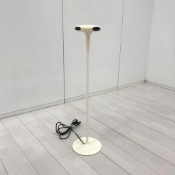 【使い勝手のいいスタンドタイプ！】■オカムラ　アクセスポール　電源コンセント4口タイプ　※日焼けあり【OAタップ】【延長コード】【ACCESS POLE】【ABW】