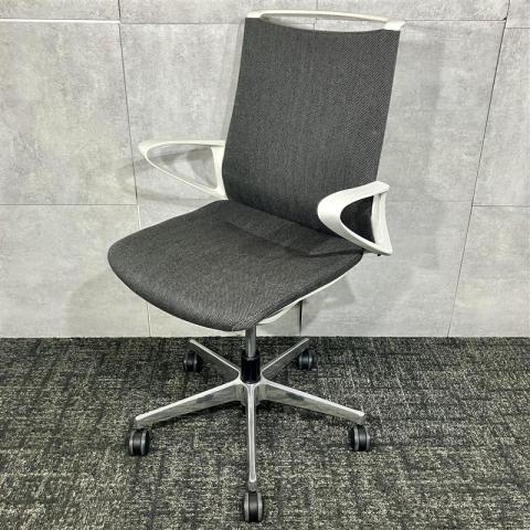 【中古】モード CA25BW　FW1 オカムラ（okamura） 肘付ミドルバックチェア