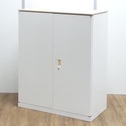 オカムラ製　SAデュオライン　ホワイト　W900xD450xH1115サイズ　ナチュラル天板付　シリンダー　オフィスの書類をスッキリ整理！　ローキャビネット　両開き書庫！！