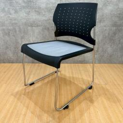 《在庫入替セール㉕/9》コクヨ製のミーティングチェア【プレドシリーズ】が値下されました！　＊良品を格安で！「オフィスバスターズ福岡南店」は、福岡を拠点として、全国へ中古オフィス用品・オフィス家具を提供しております。