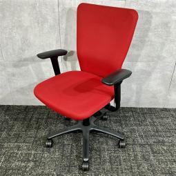 【倉庫在庫商品】【可動肘付きで実用性あり！】◆オカムラ/カロッツア　レッド　《オフィスバスターズ福岡南店は、福岡を拠点として、日本全国へ中古オフィス用品・オフィス家具を提供しております》