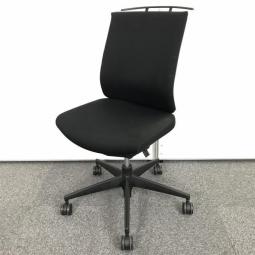 【オフィスの王道！　納得の座り心地！　魔法のように売れ続けている定番のオフィスチェア！】■コクヨ(KOKUYO)製　ウィザード3(wizard3)チェア　肘無ローバック　■ランバーサポート・ハンガー付き　■ブラック　【弊社使用欄：A01080033】