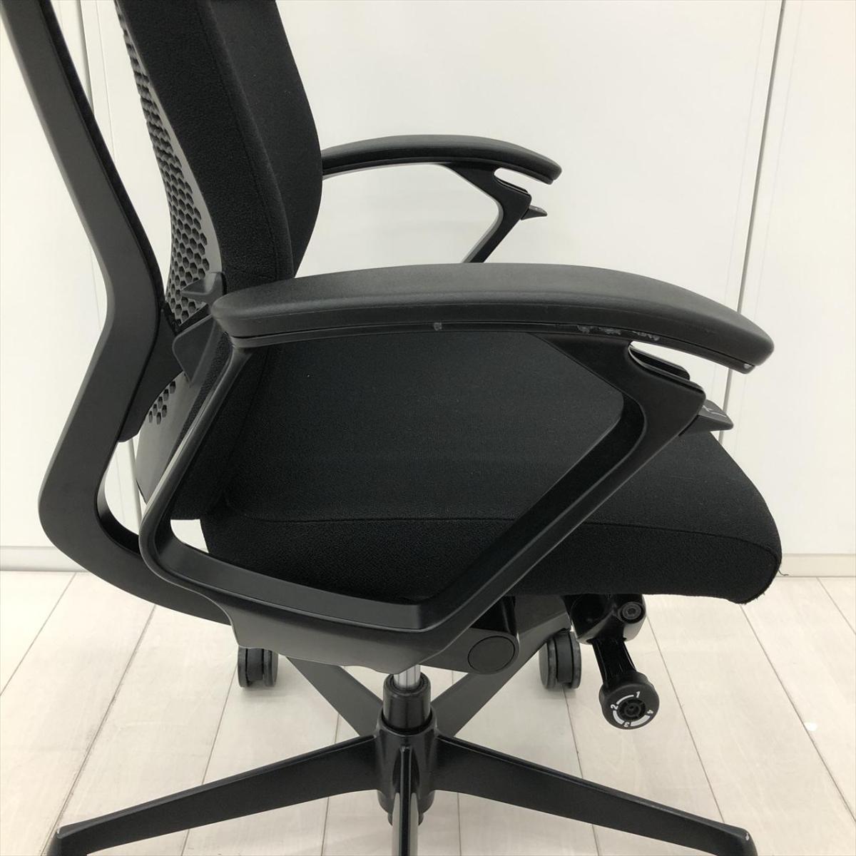 中古】デュークチェア CZ55ZR オカムラ/okamura 肘付ハイバックチェア 