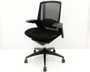 【デザインと機能性を追求したオカムラの技術の結晶！自然な姿勢で作業・リラックス可能！】■オカムラ(okamura)製　フィノラ(Finora)チェア　肘付ハイバック　■背メッシュ　座クッション　■可動肘　■ブラック弊社使用欄【A01059397】