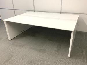 【関東倉庫在庫品】イナバ　フレイ　ホワイト　W2800×D1400　オフィスバスターズ　梅田本店