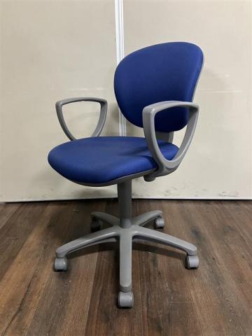 【中古】レグノチェア2  コクヨ（KOKUYO） 肘付ローバックチェア